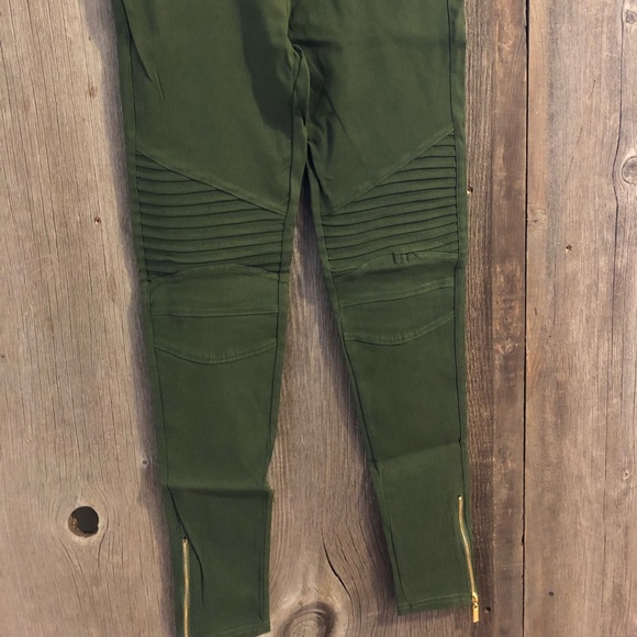 🌟host pick 🌟1 S/M left🌟Stretchy Moto Pants - Picture 3 of 5